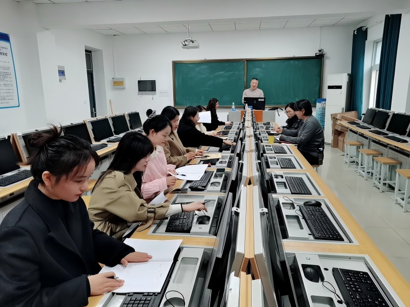 青年教师培训.jpg